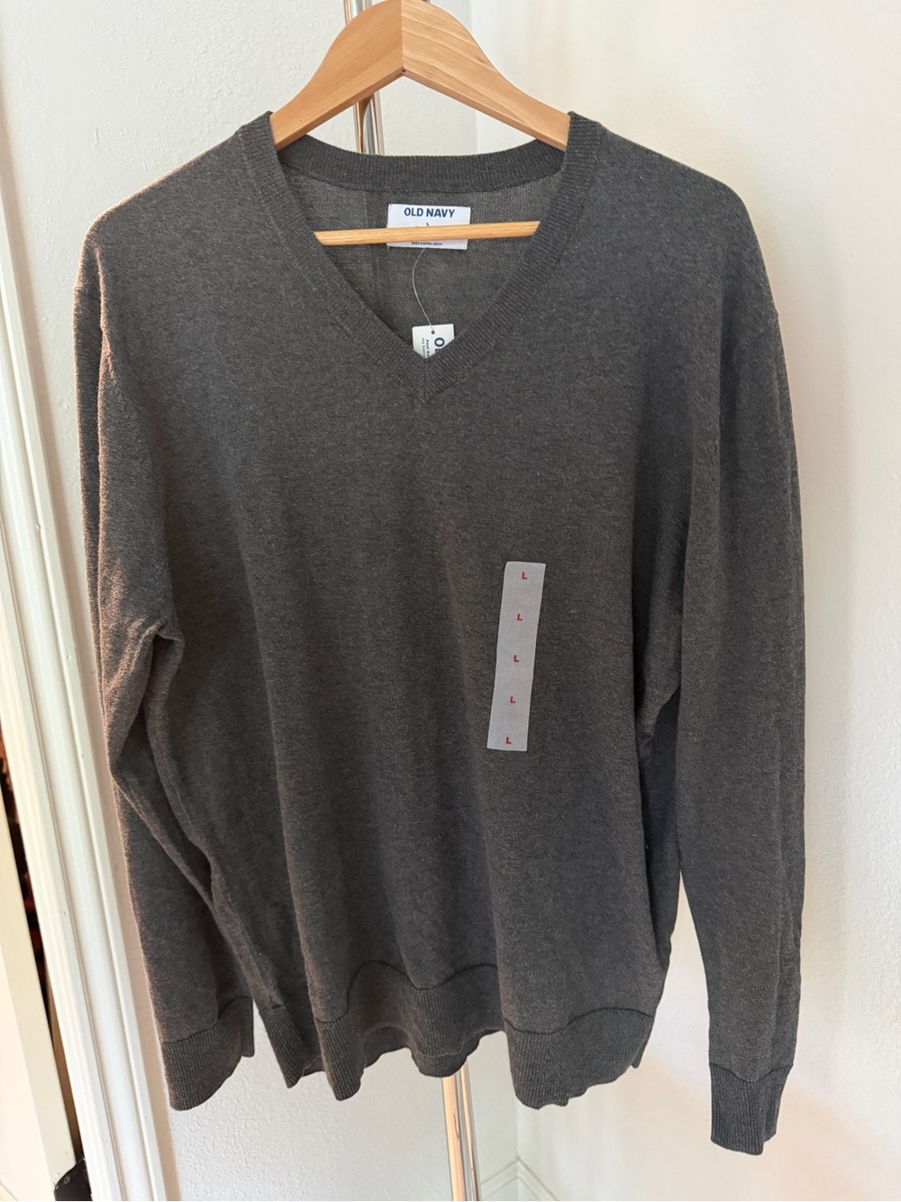 Old Navy Men's Dark Gray V-Neck Sweater
